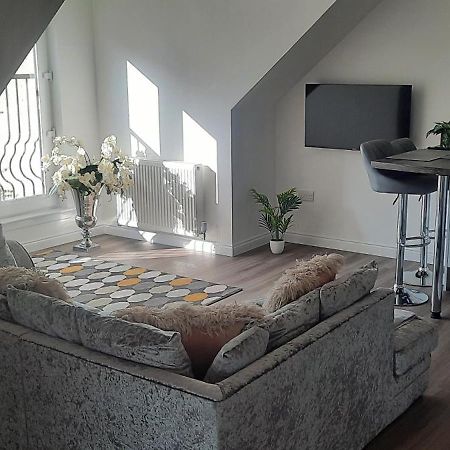 Lanarkshire Apartment- Views- Sleeps 4- Balcony Larkhall  Exteriér fotografie