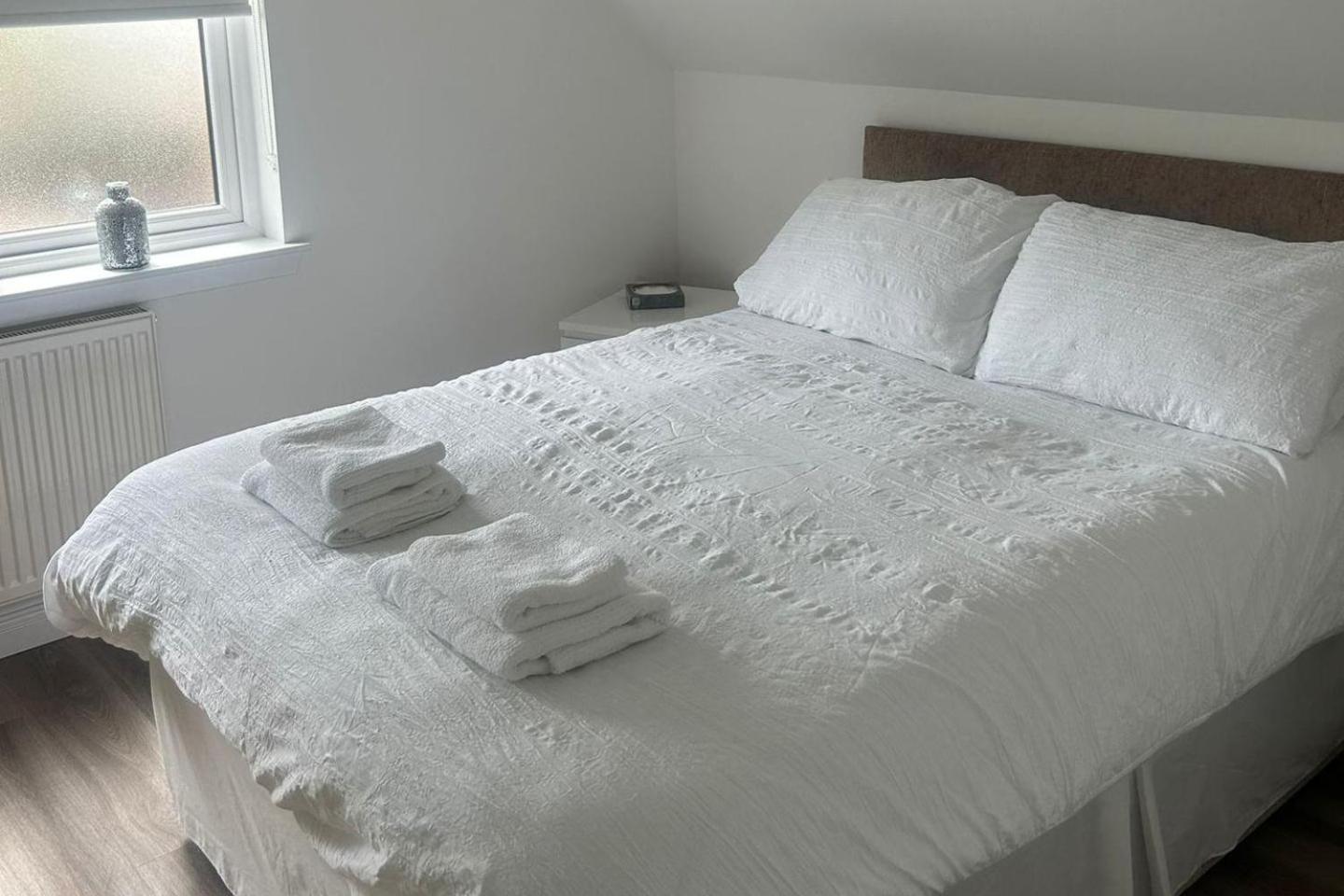 Lanarkshire Apartment- Views- Sleeps 4- Balcony Larkhall  Exteriér fotografie
